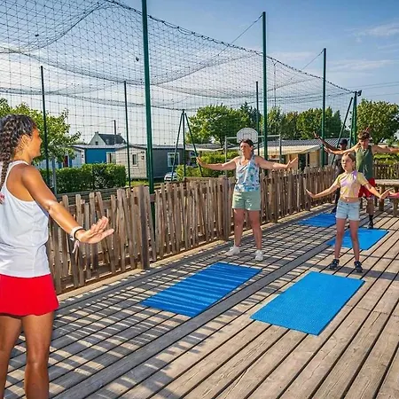 אתר קמפינג 4 Etoiles - Parc Aquatique - Eeiagg Ambon